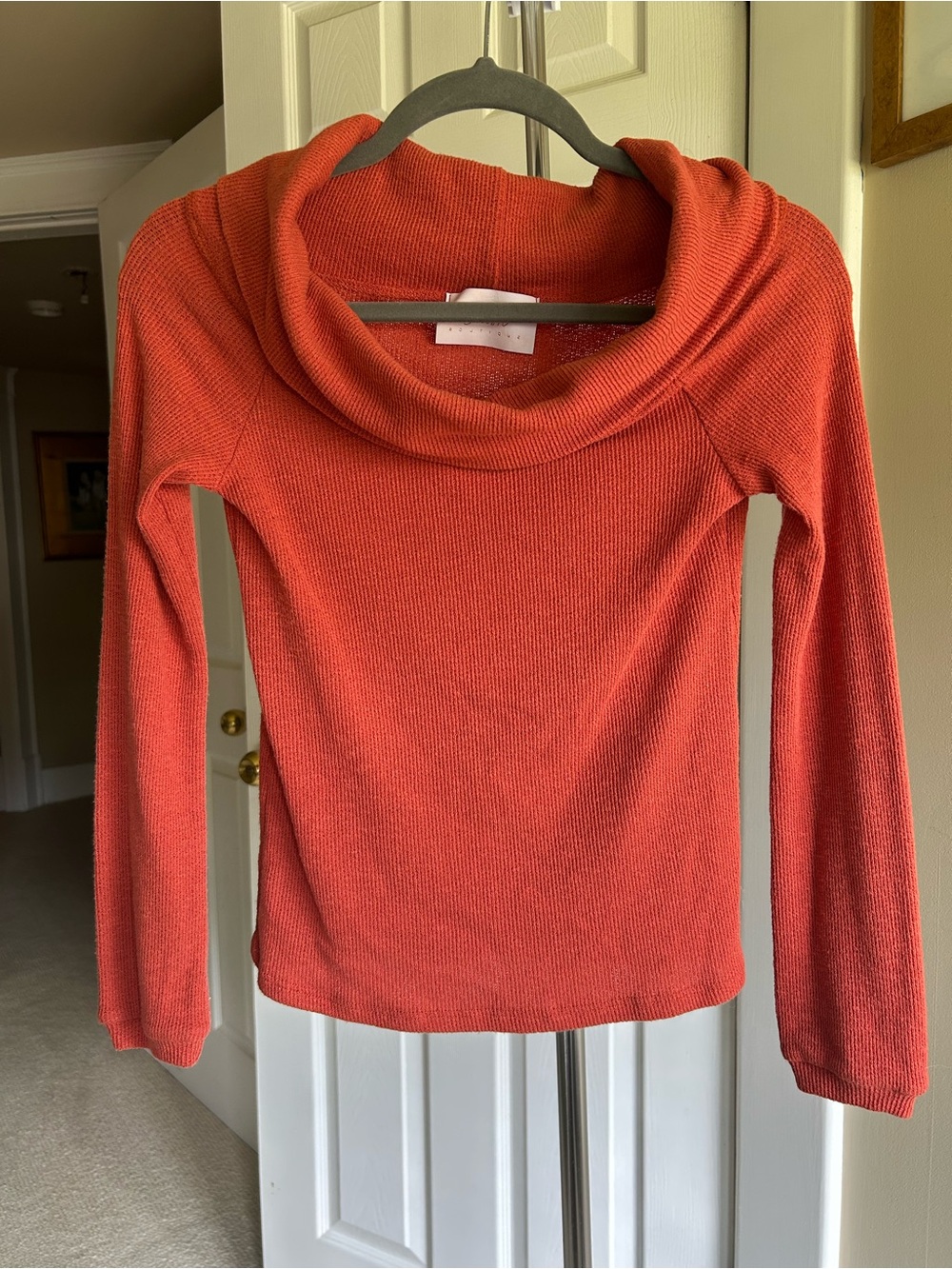 Nashville’s Blush Boutique Women’s  burnt orange Cowl Neck Sweater. Size Small